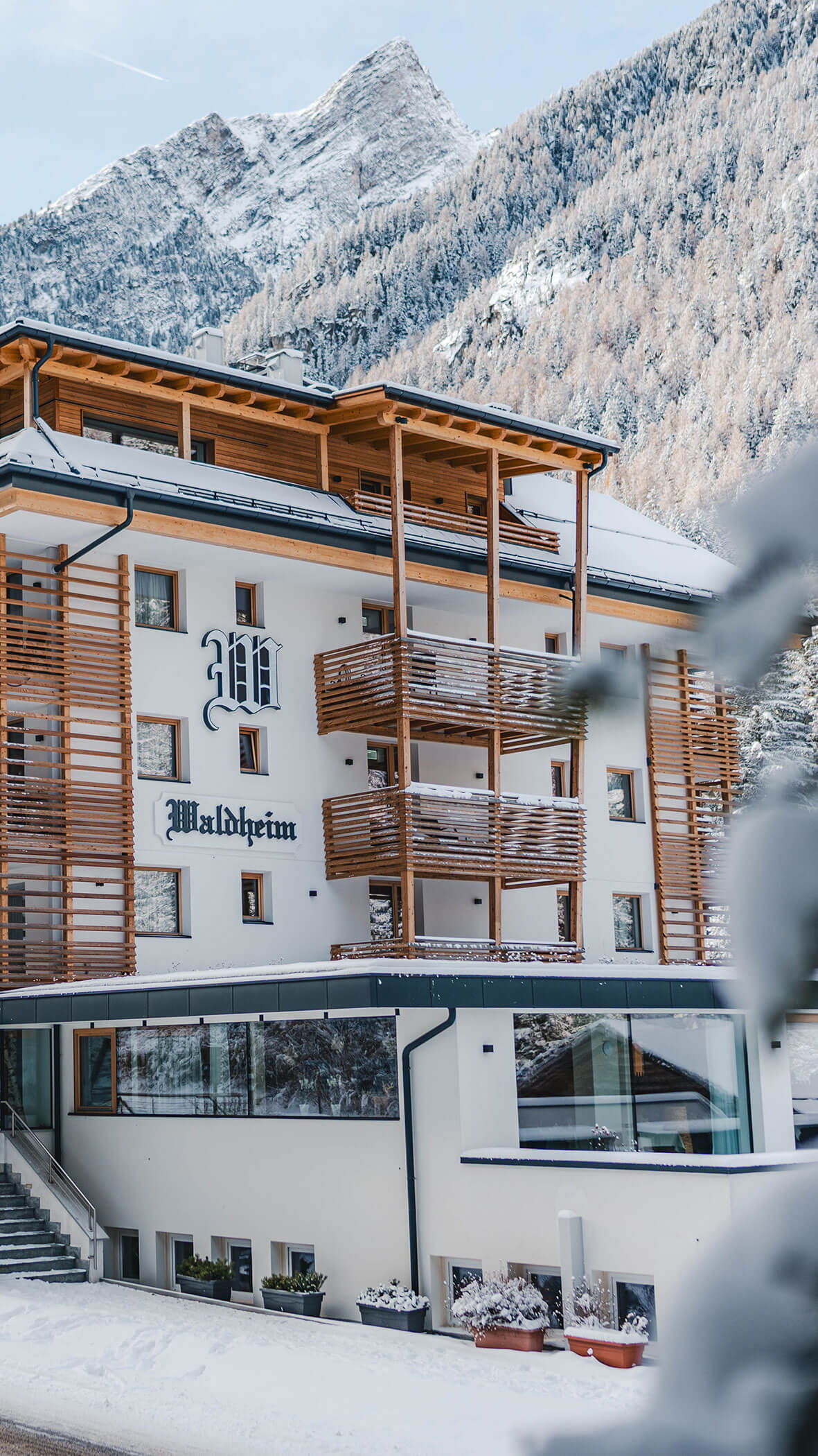 Hotelansicht im Winter