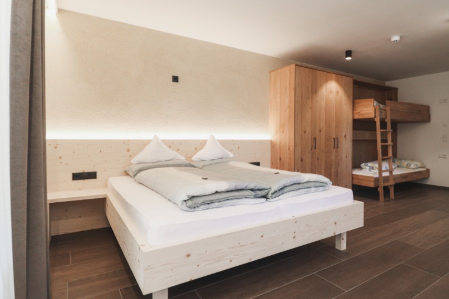 Famililensuite Doppelbett